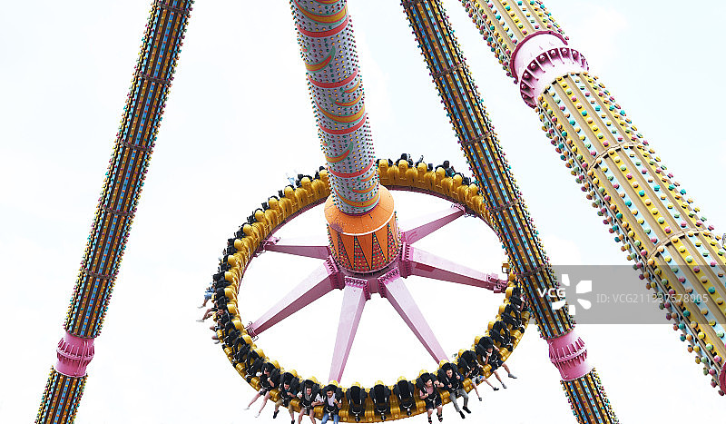 山东泰安方特欢乐世界大摆锤项目图片素材