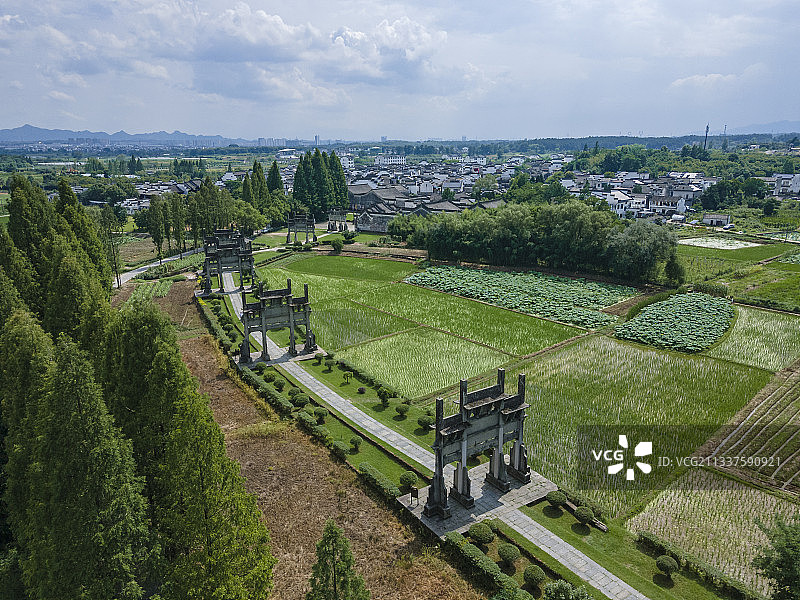 航拍安徽歙县棠樾牌坊群图片素材