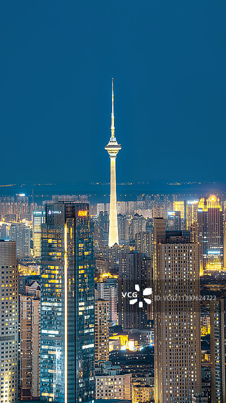 远眺天塔图片素材