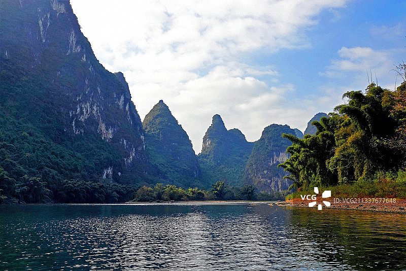 桂林山水甲天下，阳朔山水甲桂林，畅游山水之间，水墨丹青之境图片素材