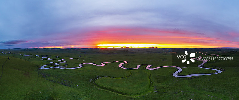 呼伦贝尔陈巴尔虎草原上的天下一第曲水莫尔格勒河图片素材