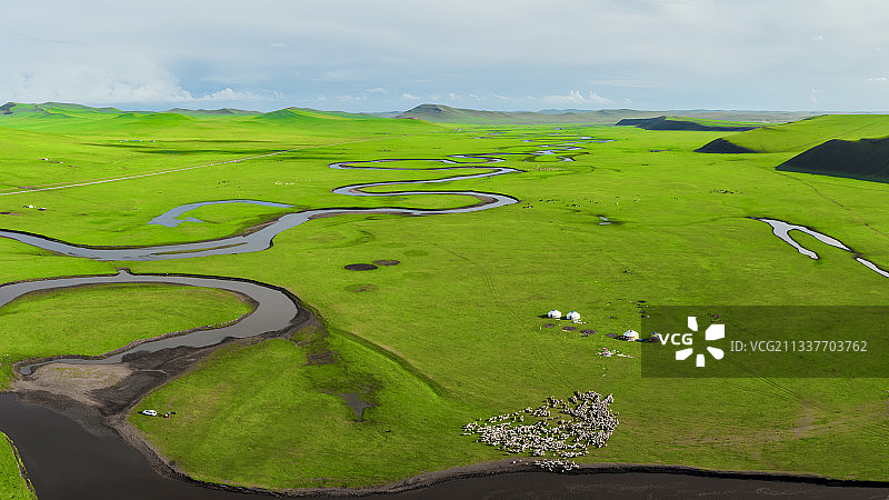 呼伦贝尔陈巴尔虎草原上的天下一第曲水莫尔格勒河图片素材