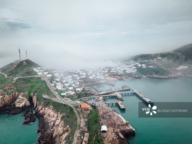 雾锁花鸟岛图片素材