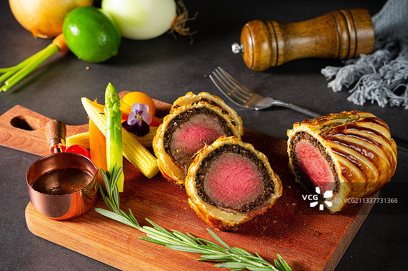 惠灵顿牛排图片素材