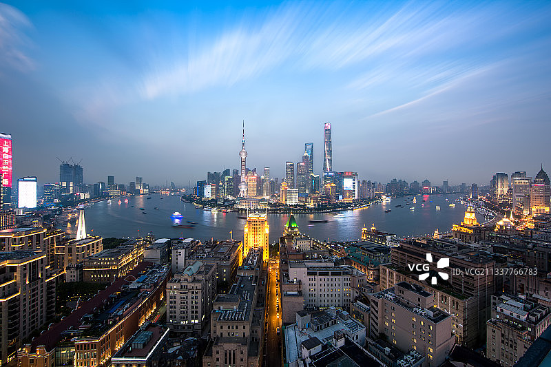 高视角看上海天际线图片素材