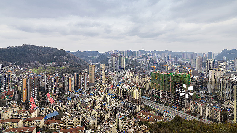 贵阳市东山山体公园俯瞰贵阳市区图片素材