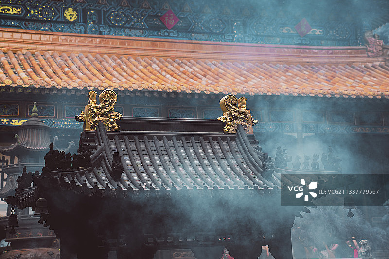 寺庙｜烟雾缭绕图片素材