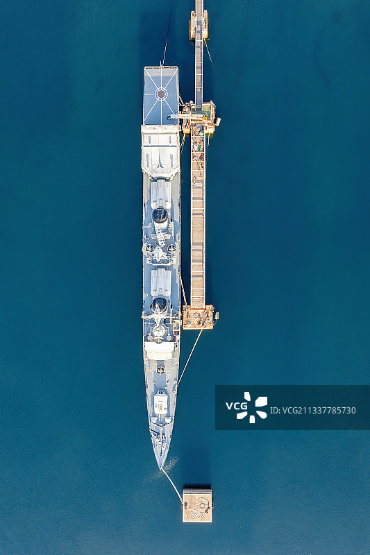 青岛海军博物馆105济南舰航拍图片素材