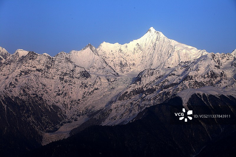 云南迪庆梅里雪山图片素材