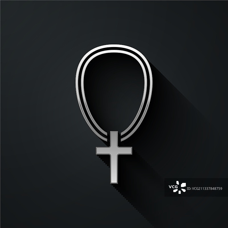 链条上的银色基督教十字架图标图片素材