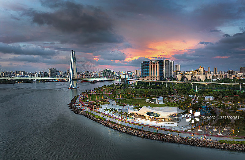 海口晓岛云洞图书馆图片素材