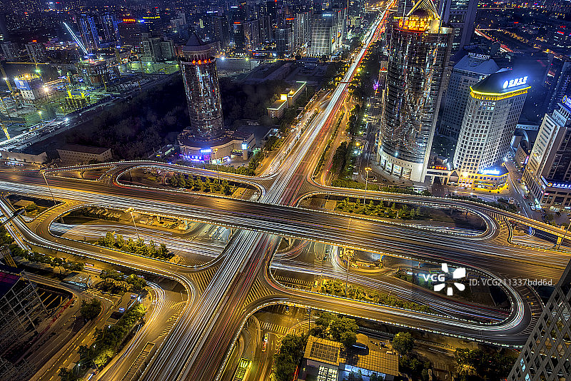 高机位拍摄北京城市主干道建筑群图片素材