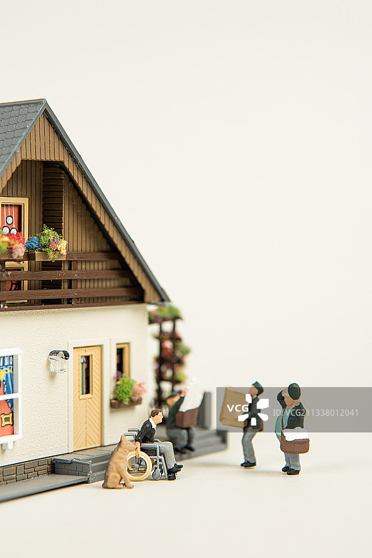 老年人，残疾人，快递员，搬家公司，养老，养老行业图片素材