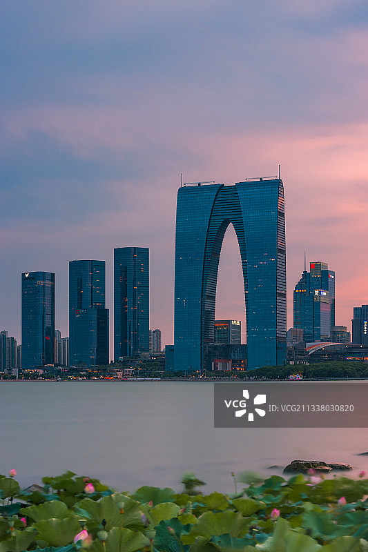 东方之门·霞图片素材