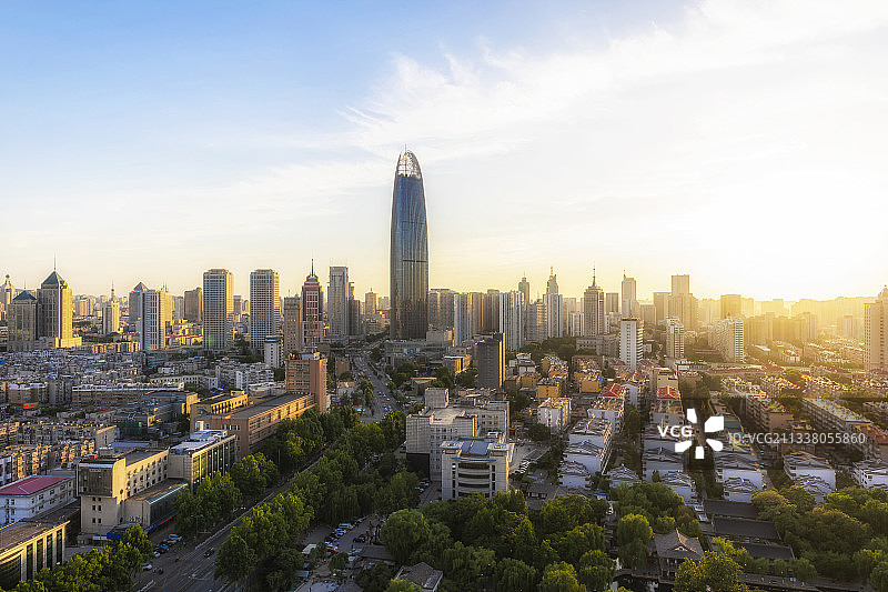 山东济南绿地中心日落图片素材