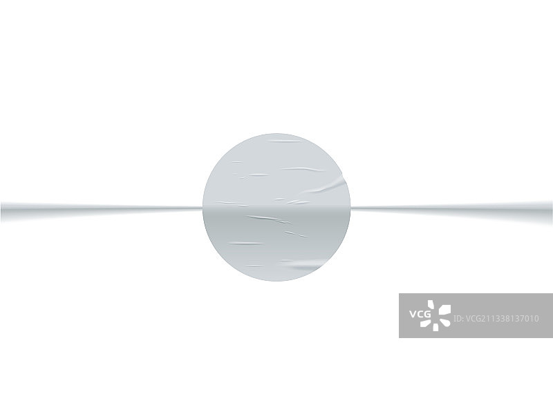 白色信封上粘贴的圆形银色贴纸图片素材