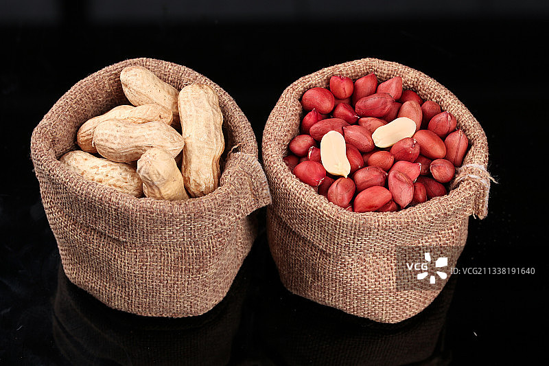 麻袋里的花生图片素材