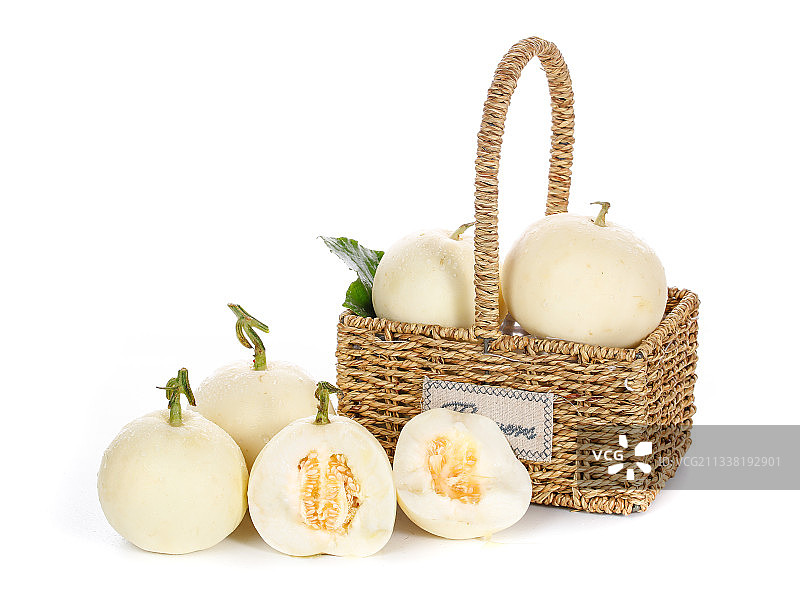 白底上放着切开的白皮蜜瓜图片素材