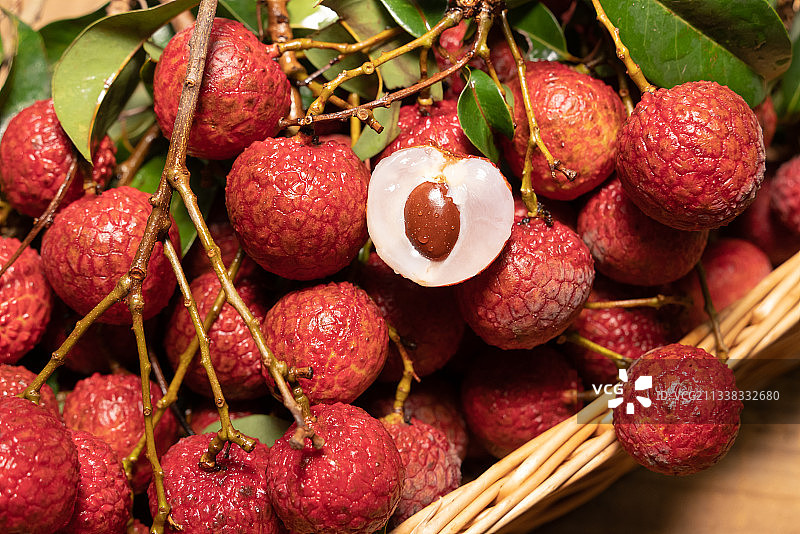 新鲜的荔枝图片素材