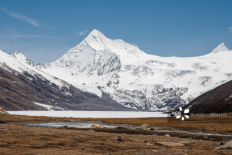 西藏那曲比如县萨普神山高清照片图片素材