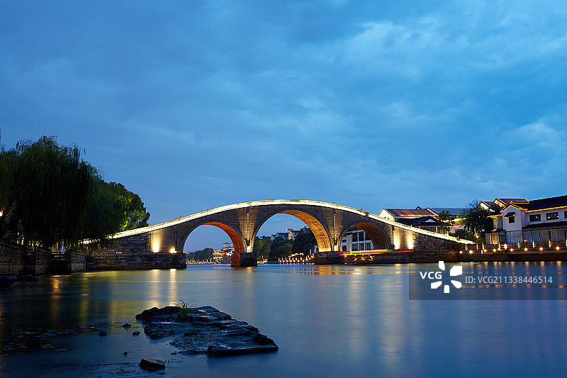 苏州万年桥夜景图片素材