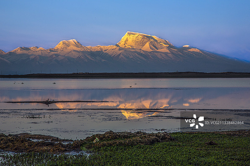 圣湖玛旁雍措图片素材