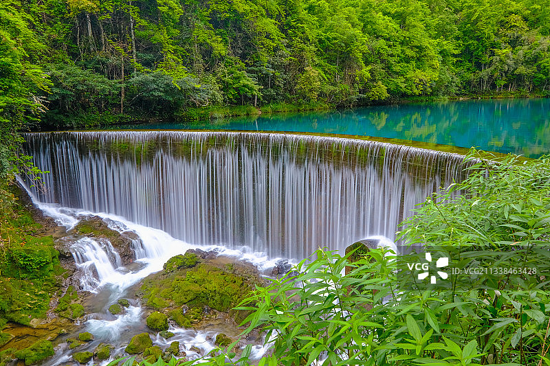 小七孔瀑布图片素材