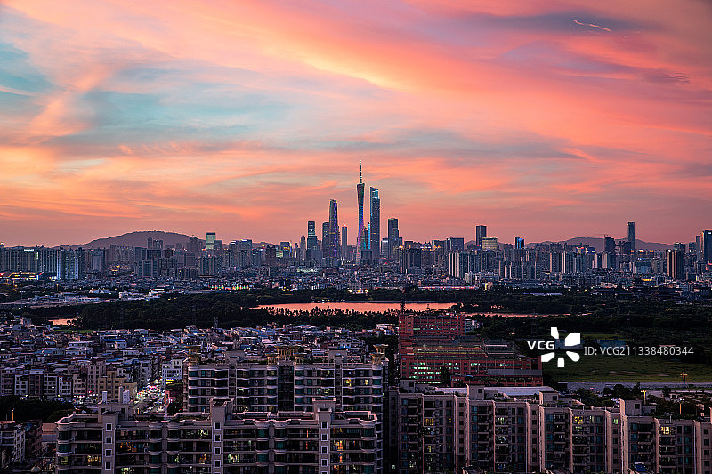 广州市中轴线广州塔晚霞火烧云东塔西塔金融财富中心大厦图片素材