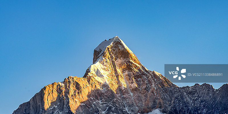 四姑娘山幺妹峰图片素材