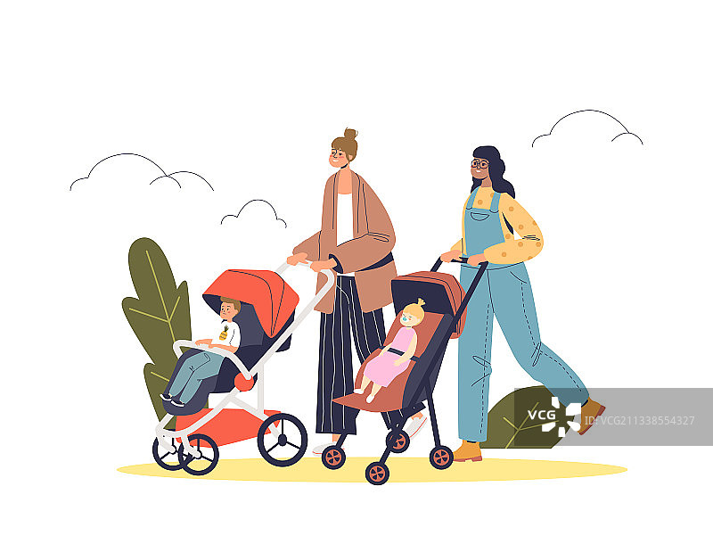 两位母亲推着婴儿车散步图片素材