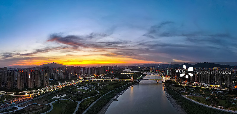 彩凤飞舞图片素材