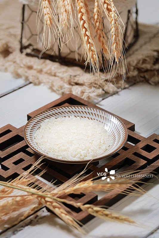 一碗大米和水稻图片素材