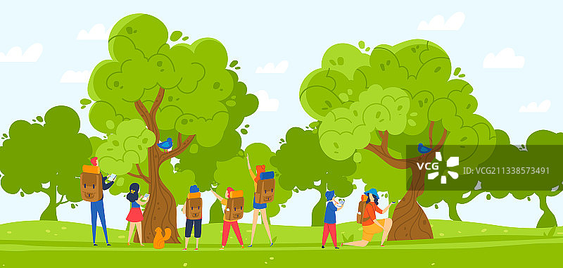 孩子们在公园徒步旅行图片素材