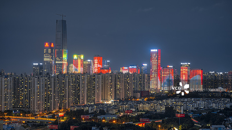 贵阳市观山湖区CBD贵州金融城庆祝建党100周年图片素材