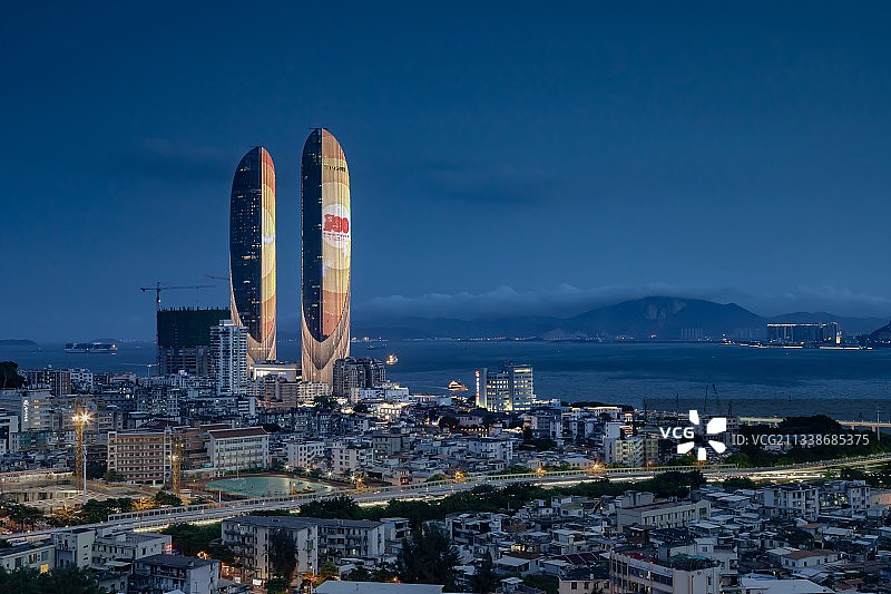 厦门世茂海峡大厦夜景图片素材