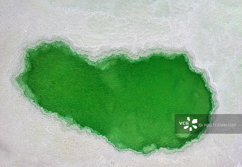 航拍青海海西茫崖翡翠湖图片素材