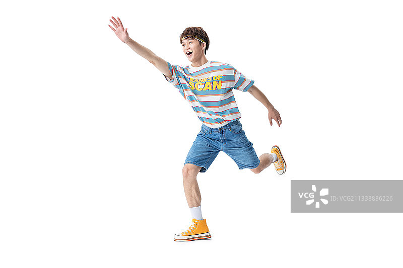 伸出手去追逐的年轻男生图片素材