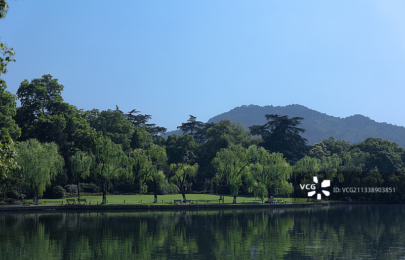 杭州西湖小南湖草坪公园图片素材