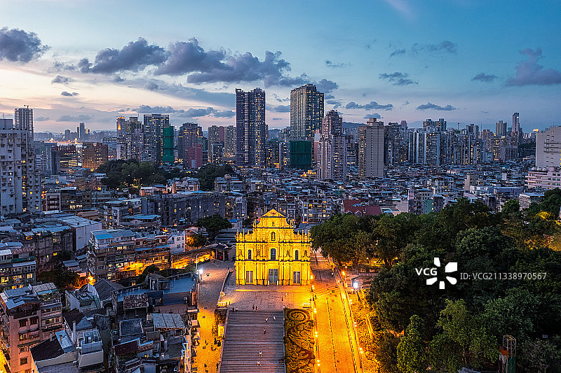 航拍视角下的澳门城市天际线图片素材