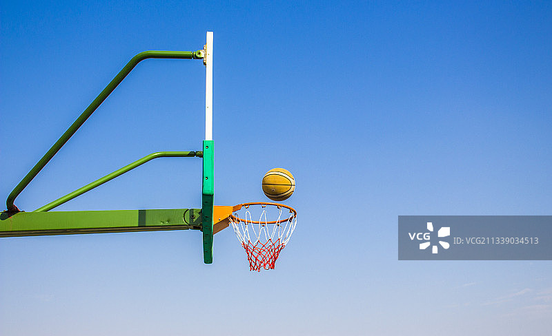 飞翔的ball图片素材