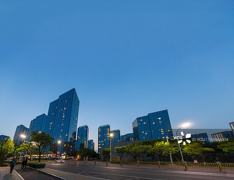 北京亦庄傍晚的城市景色图片素材