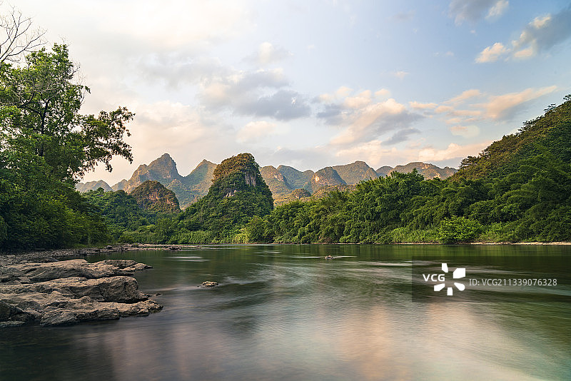 广东阳山七拱河绮丽山水秀色图片素材