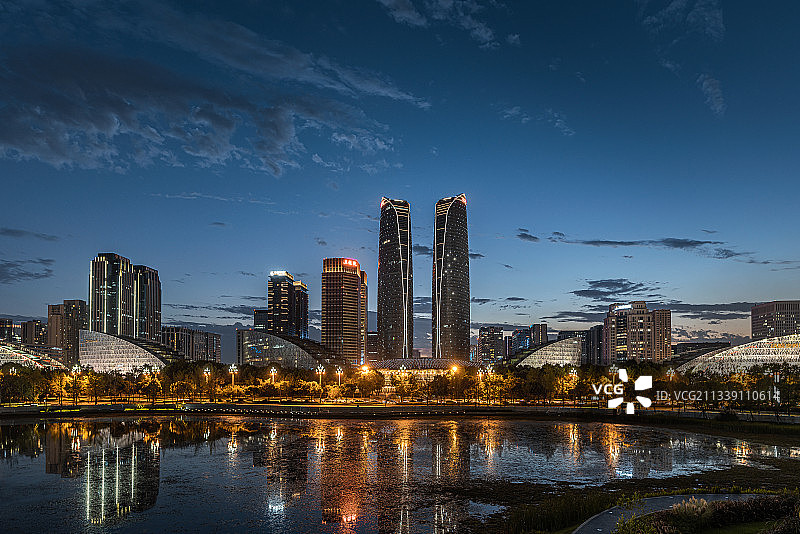 成都金融城夜景图片素材