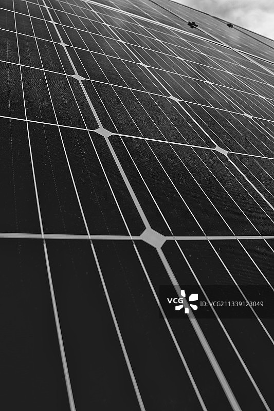 美国密歇根州格拉德斯通太阳能电池板全画幅照片图片素材
