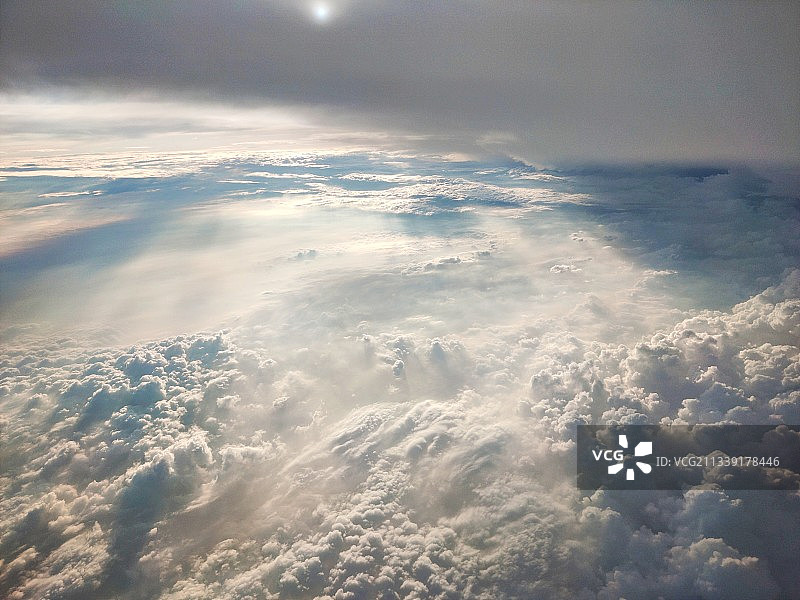 雷雨上的云图片素材