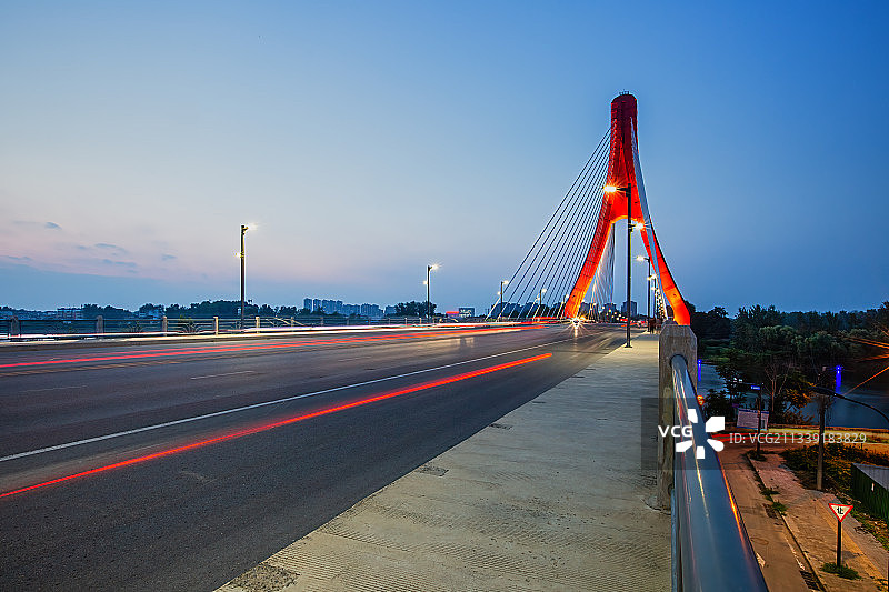 华灯初上之时的涡河三桥+皖涡阳图片素材