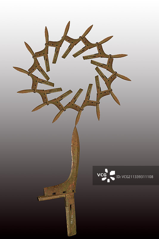 中国战国时期兵器，铜戈图片素材