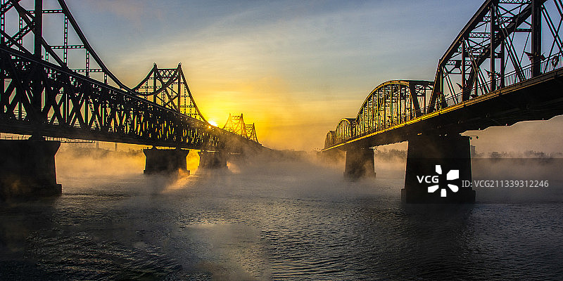 双桥晨曲图片素材