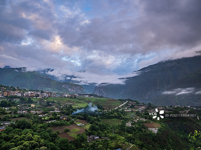 丙中洛的清晨图片素材