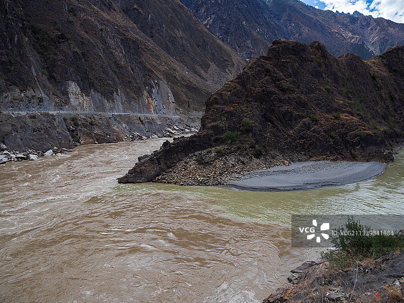 怒江玉曲河交汇处图片素材